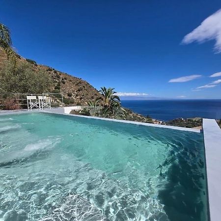 Suite Apartments Branco - Infinity Pool & Sea View - 5 Minuti Dal Centro Taormina Dış mekan fotoğraf